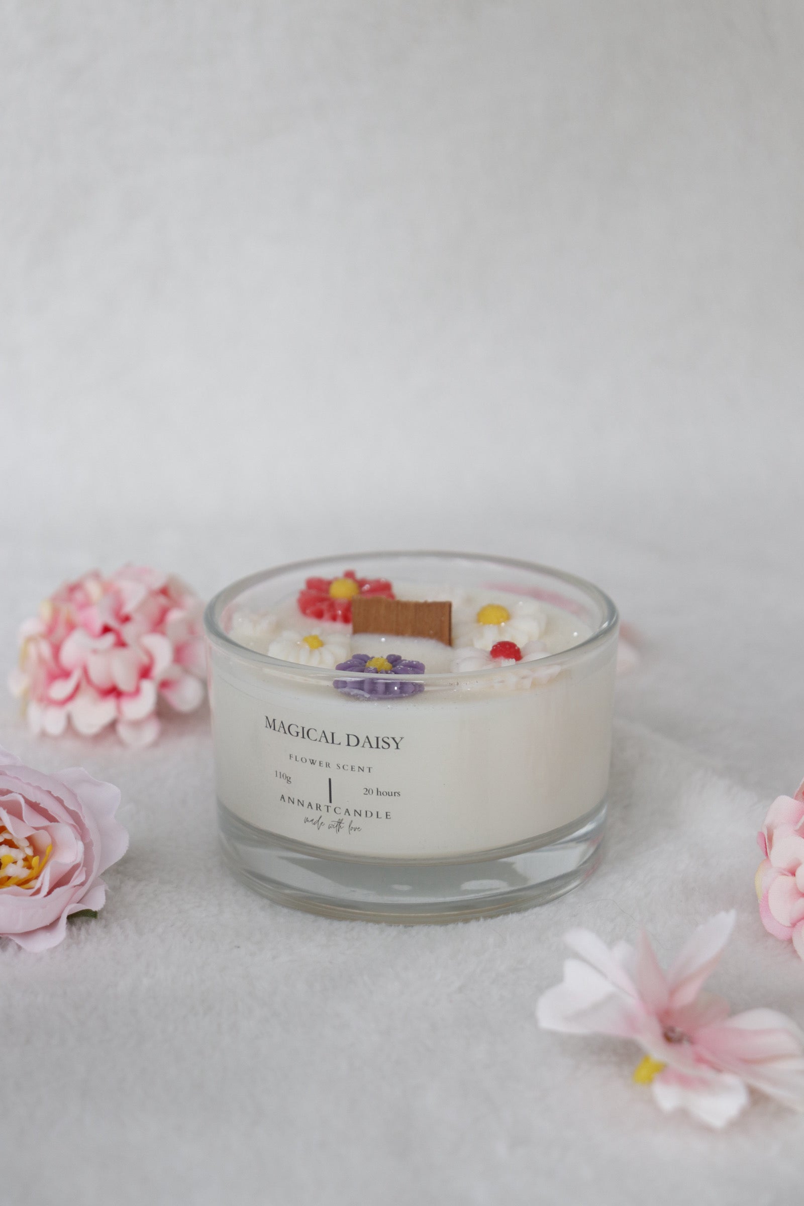 Magical daisy candle
