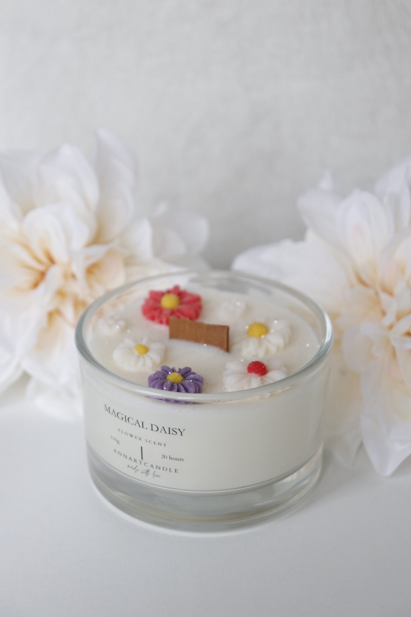 Magical daisy candle