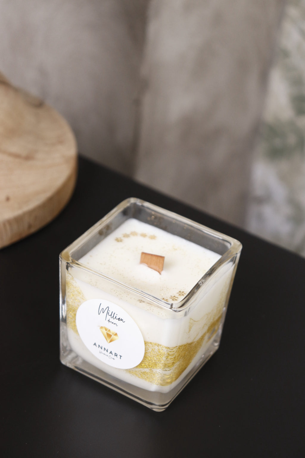 Lady Million candle